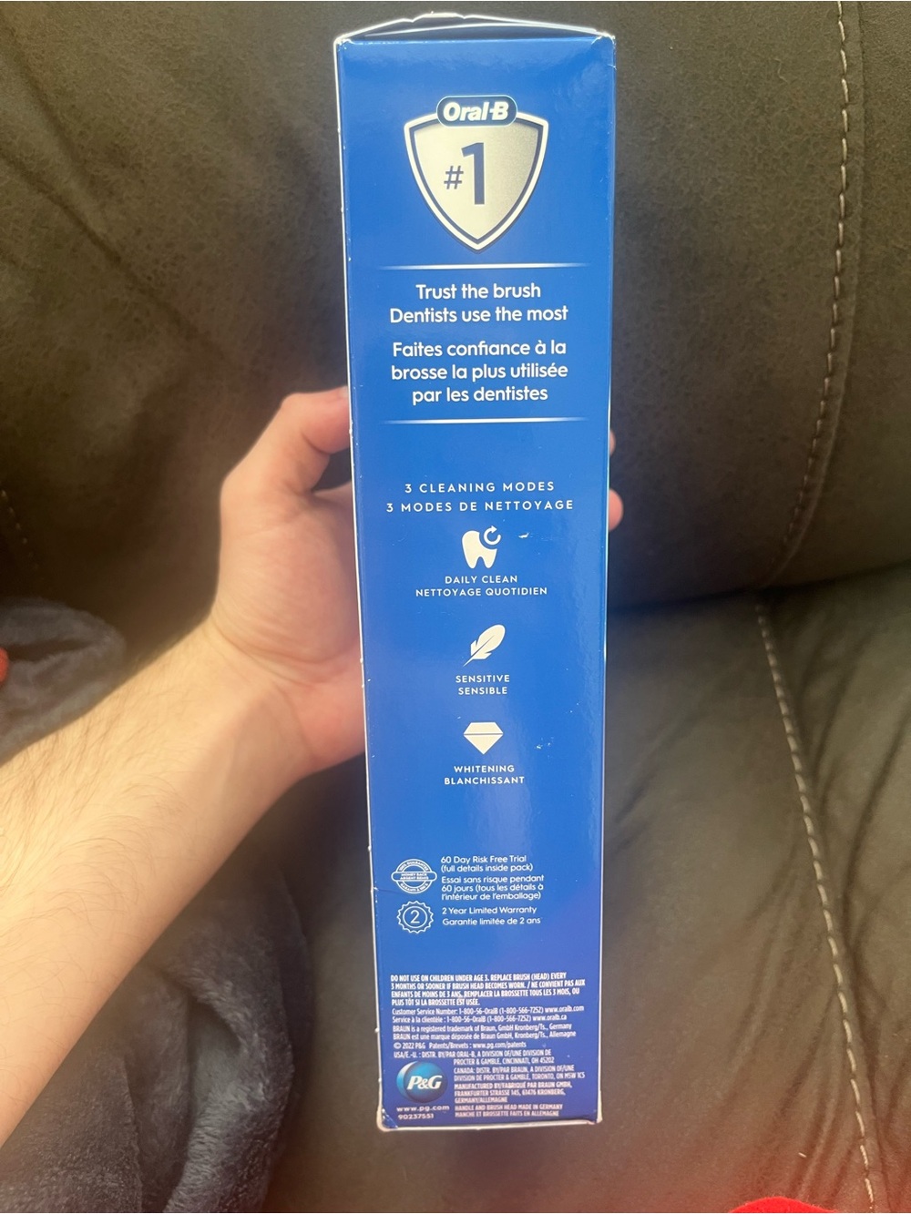 Oral-B Pro 1000 Rechargeable Toothbrush - White - Picture 2 of 6